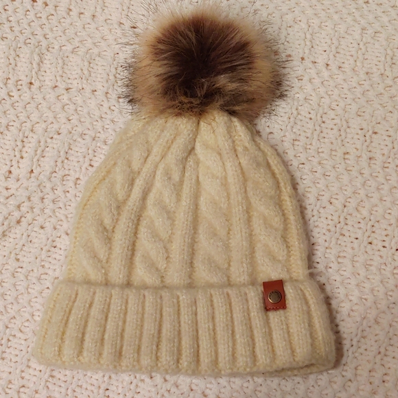 Frye and Co. Brand Beanie Hat with Pom, Cream White. - Picture 1 of 5